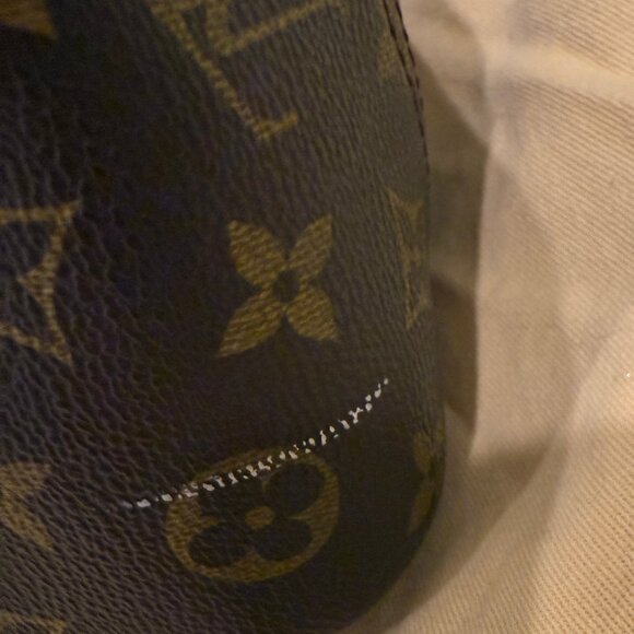 LOUIS VUITTON DEAUVILLE MONOGRAM BAG, TRAVEL BAG, MAKEUP BAG VERY DRY HANDLES - Picture 13 of 16